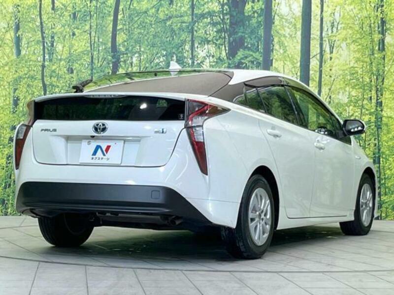 PRIUS-17