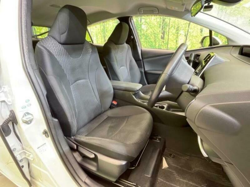 PRIUS-8