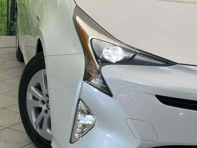 PRIUS-12