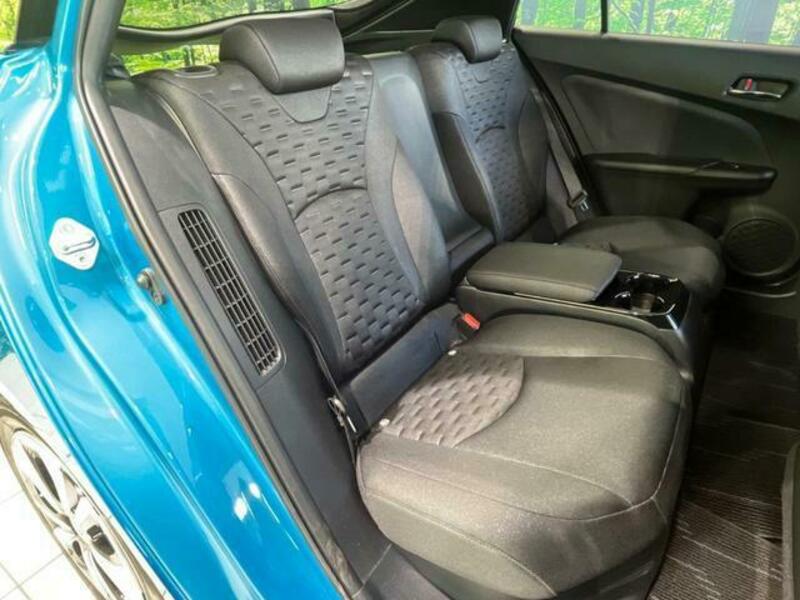 PRIUS PHV-8