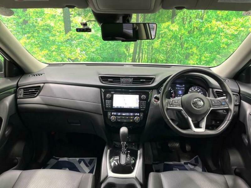 X-TRAIL-1