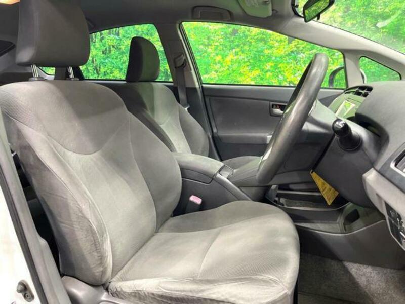 PRIUS-8