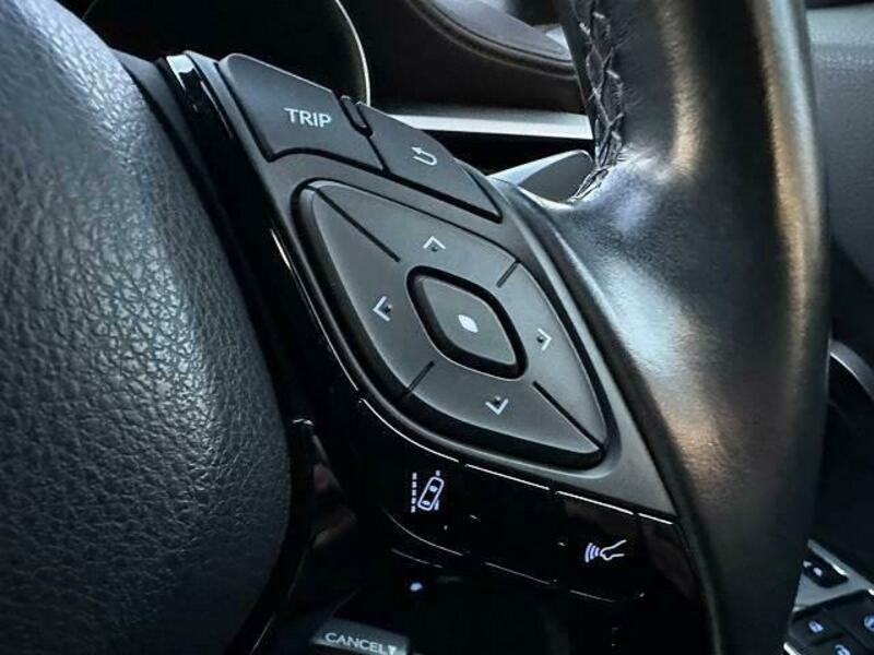 C-HR-8