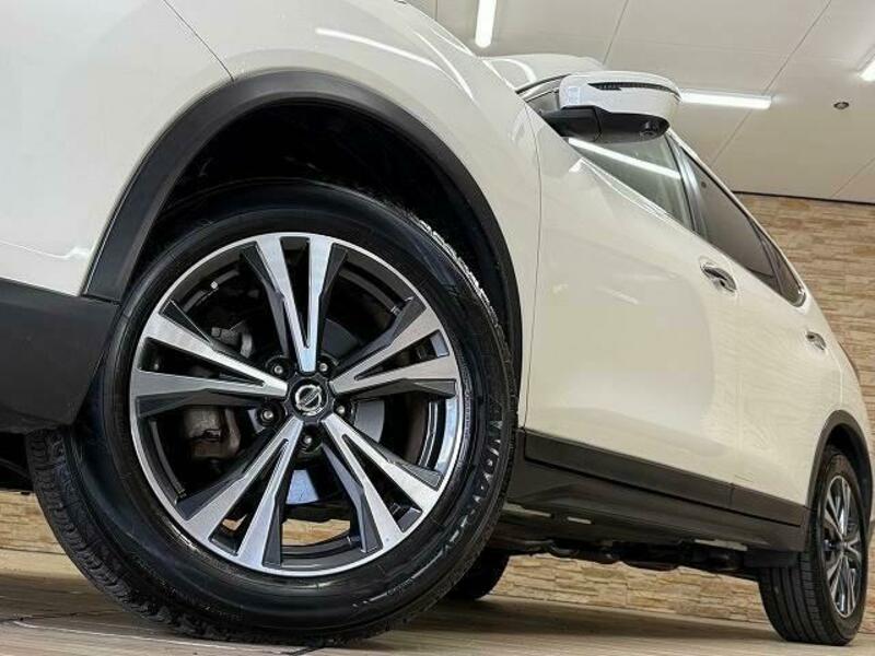 X-TRAIL-18