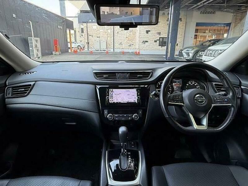 X-TRAIL-1