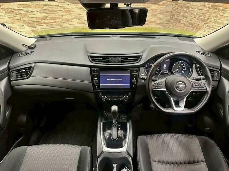 X-TRAIL-1