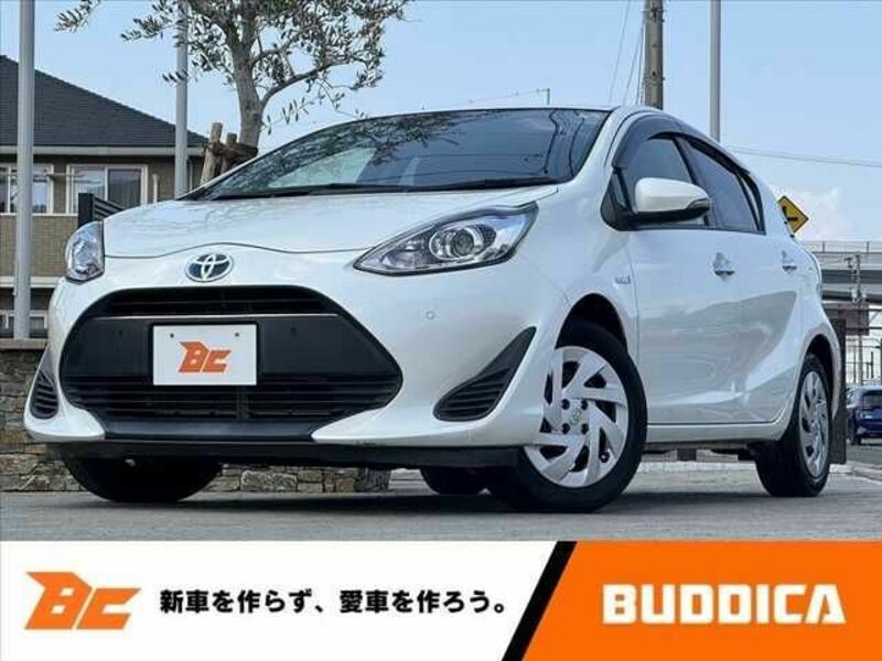 TOYOTA　AQUA