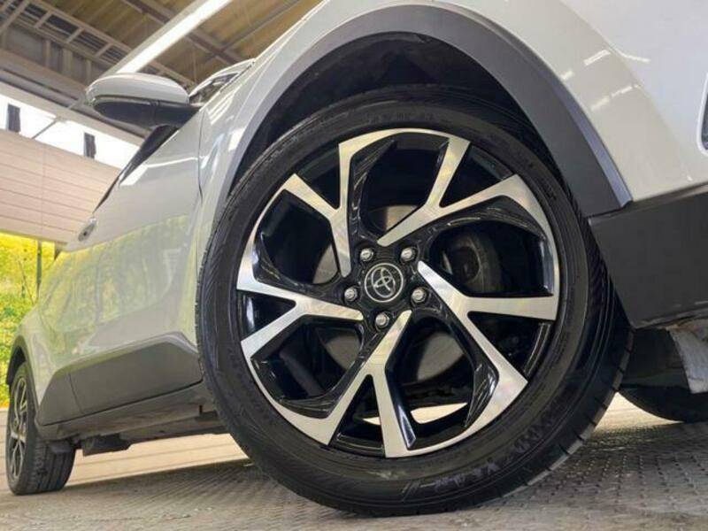 C-HR-12