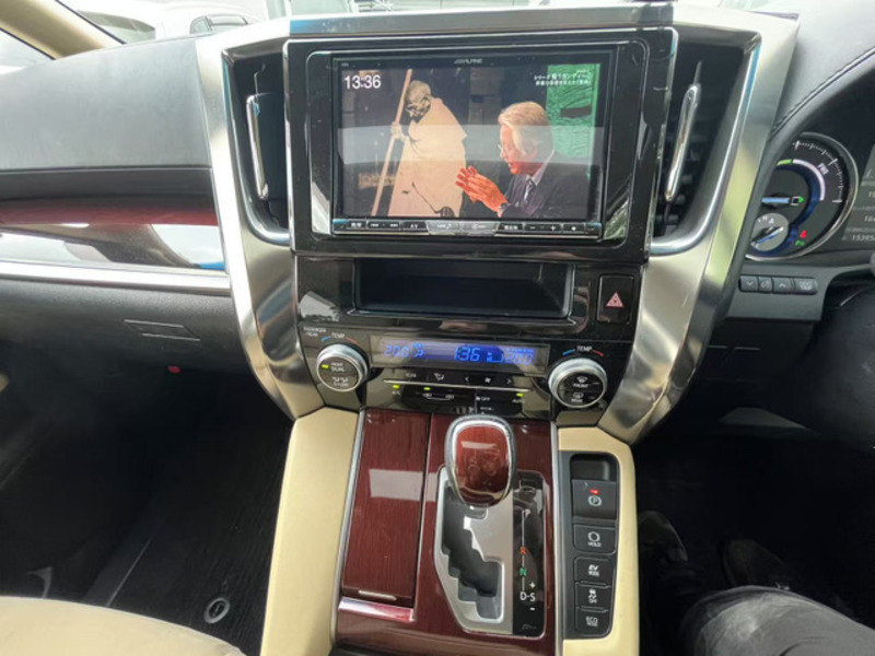 ALPHARD-19