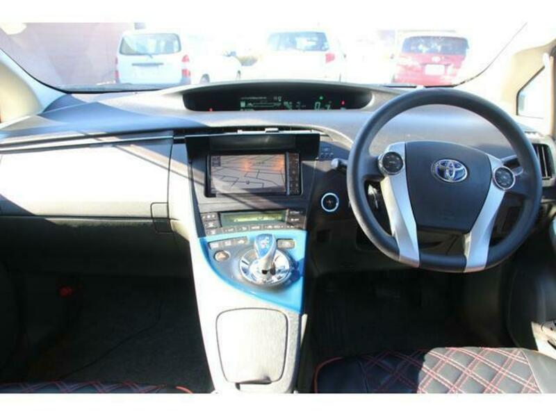 PRIUS-4