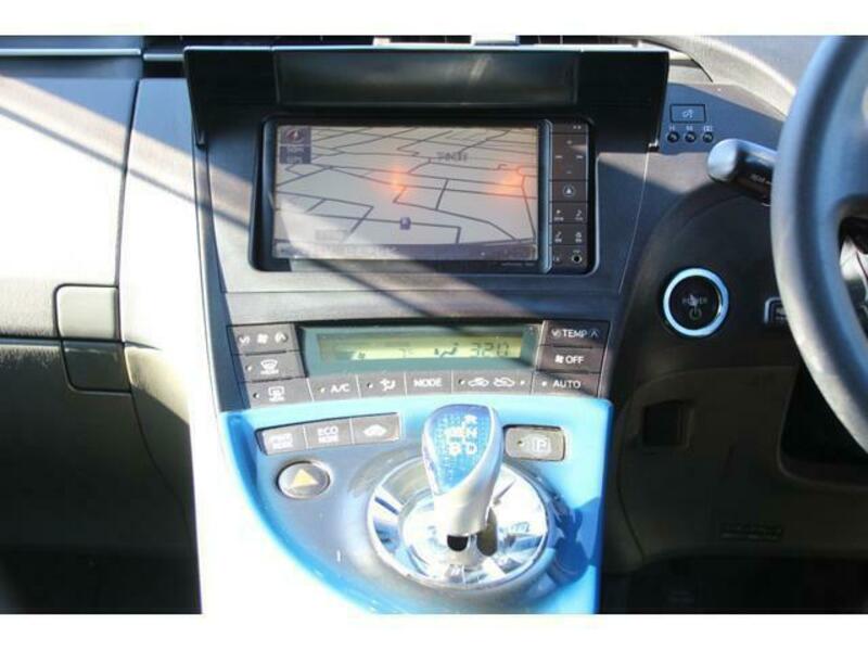 PRIUS-15