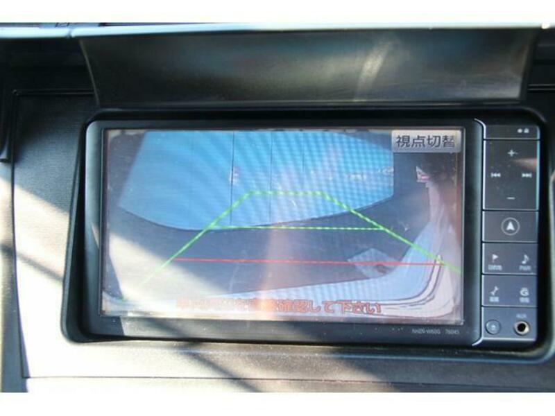 PRIUS-13