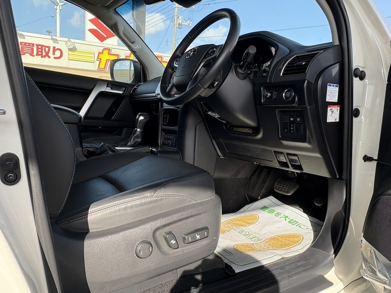 LAND CRUISER PRADO-13