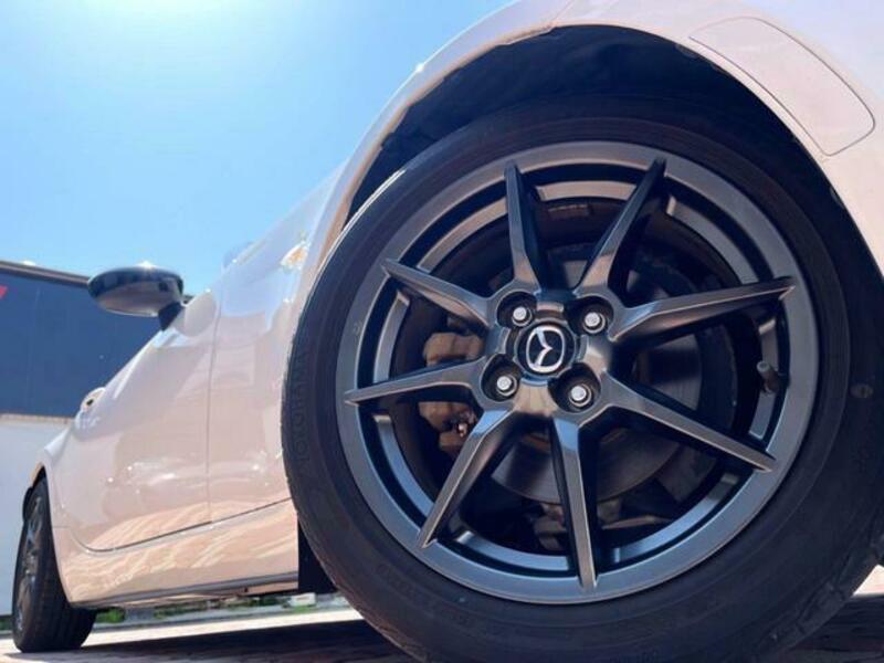 ROADSTER-12