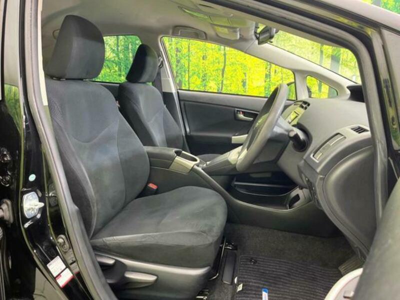 PRIUS-8