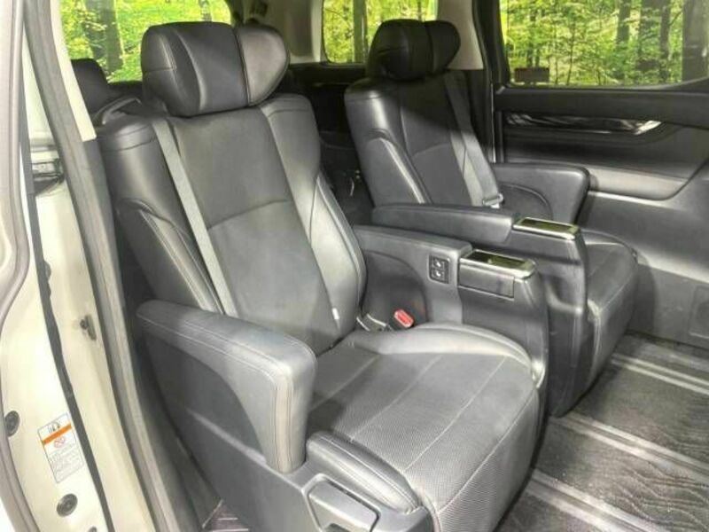 VELLFIRE-9