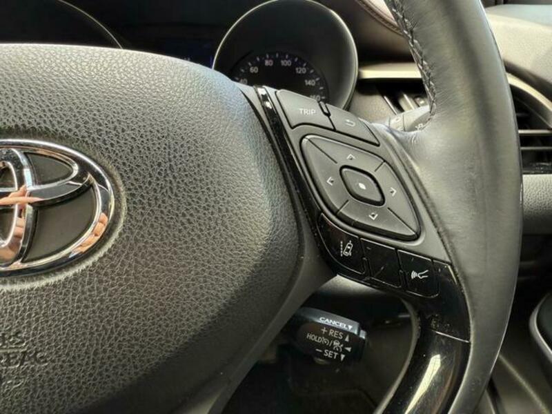 C-HR-12