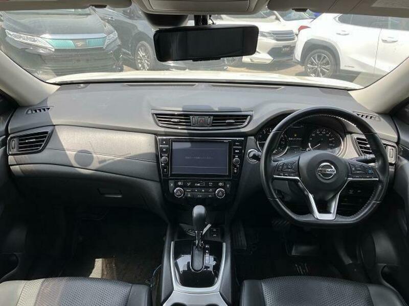X-TRAIL-1
