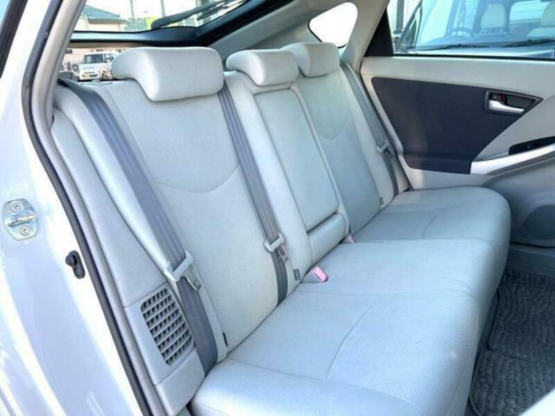 PRIUS-8