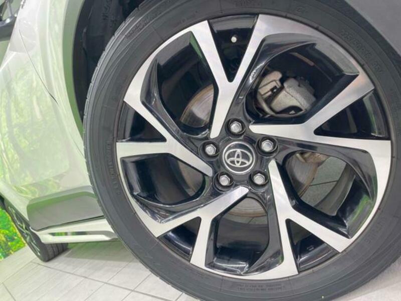 C-HR-12