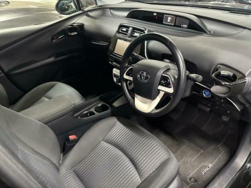 PRIUS-12