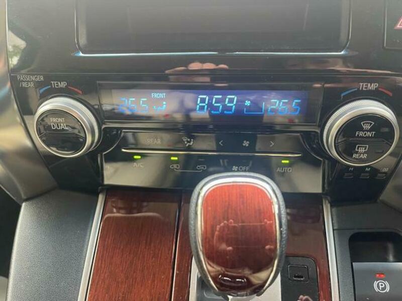 VELLFIRE-15