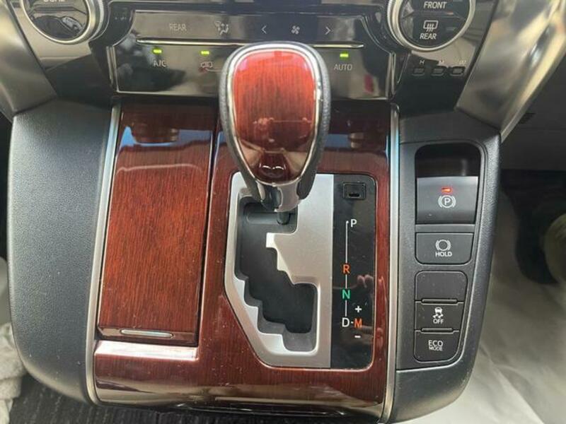 VELLFIRE-16