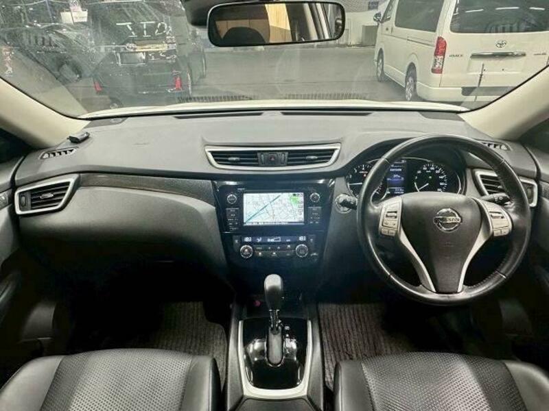 X-TRAIL-1