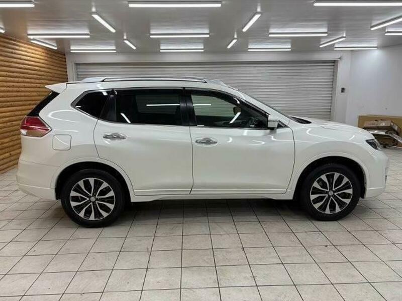 X-TRAIL-17