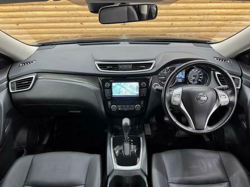 X-TRAIL-1