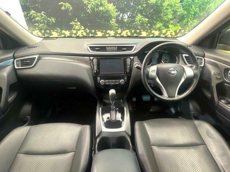 X-TRAIL-1