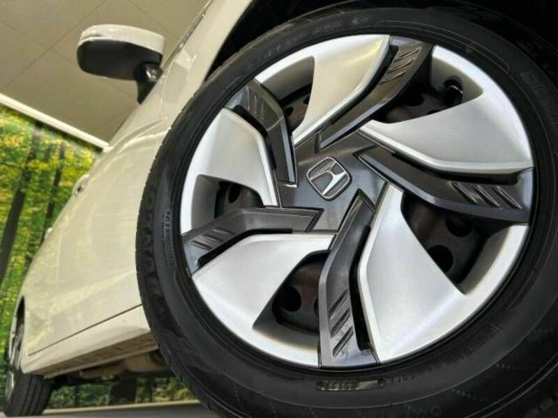 FIT HYBRID-12