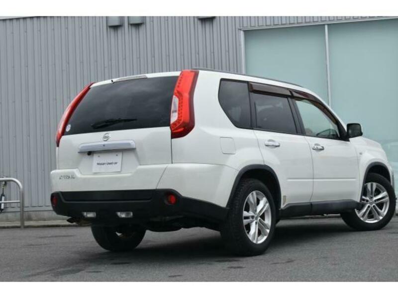 X-TRAIL-1