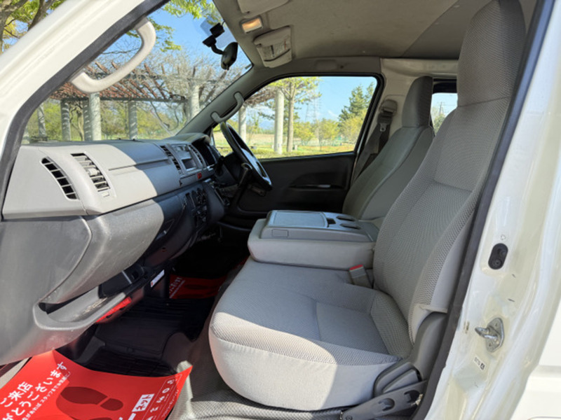 HIACE VAN-9