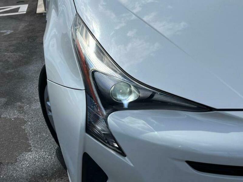 PRIUS-11