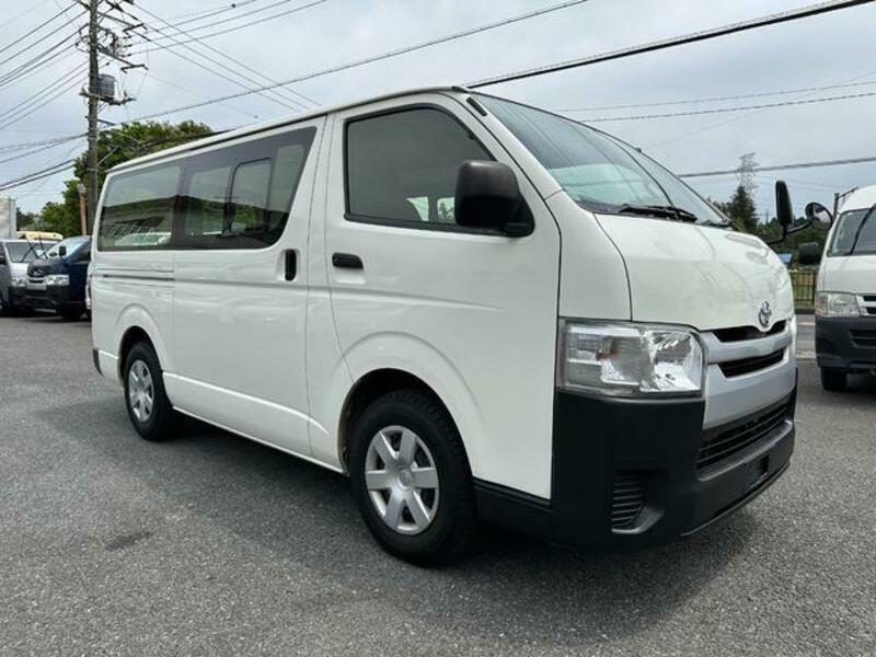 TOYOTA　HIACE VAN