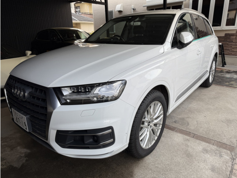 AUDI　Q7