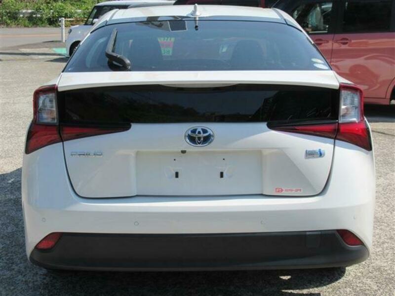 PRIUS-17