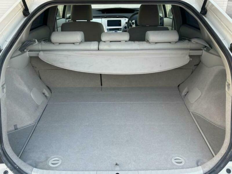 PRIUS-9