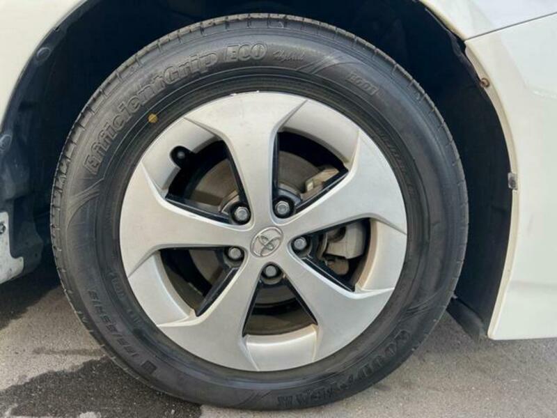PRIUS-11