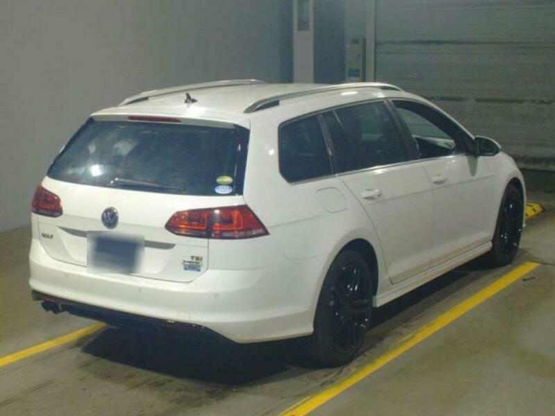 GOLF VARIANT-1