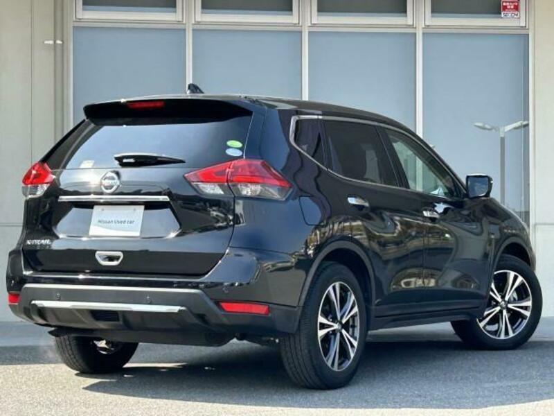 X-TRAIL-1