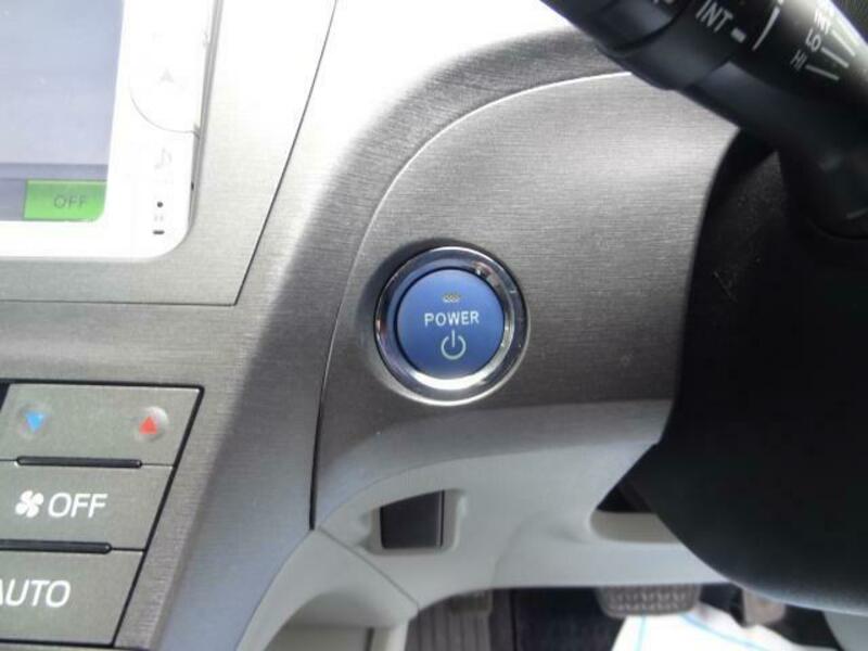 PRIUS-16