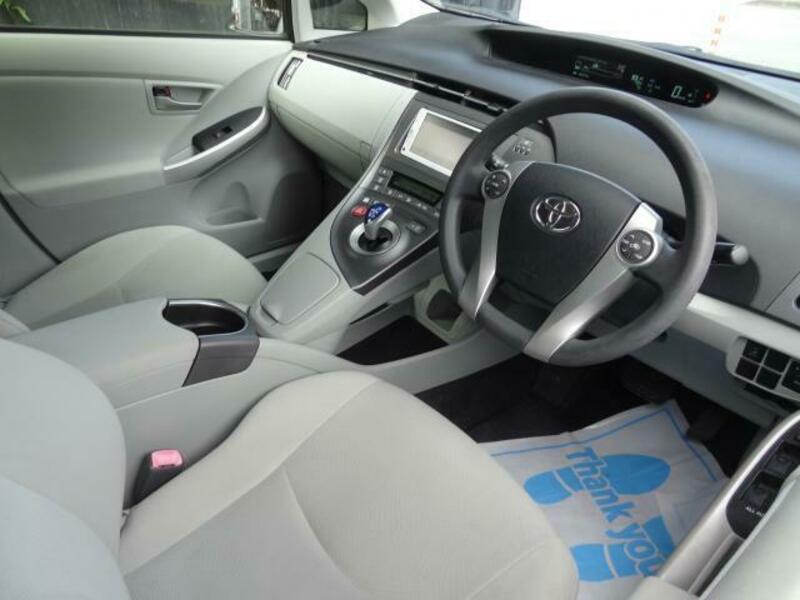 PRIUS-12
