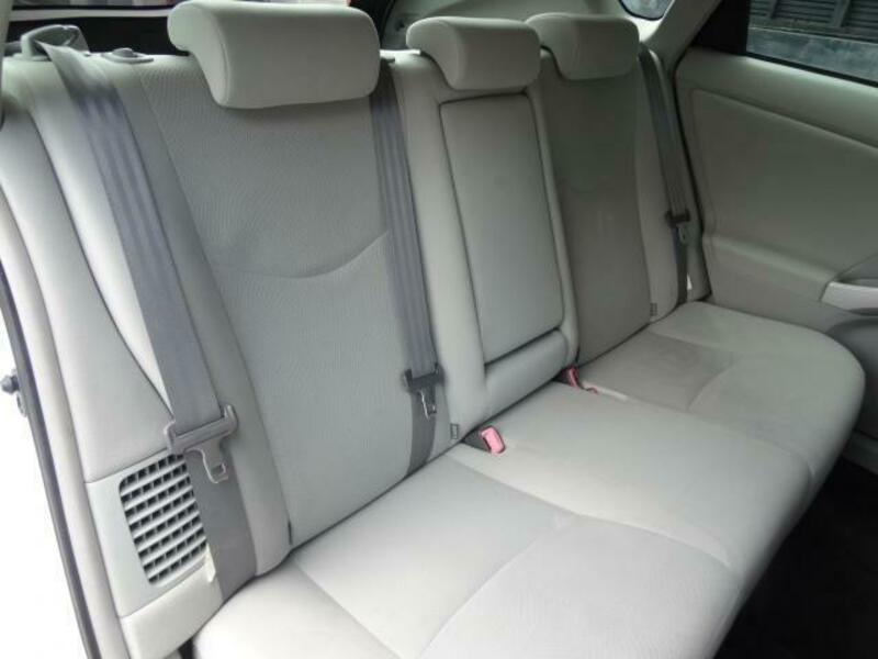 PRIUS-13