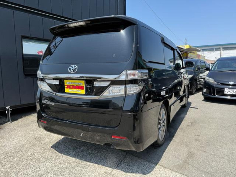 VELLFIRE-11