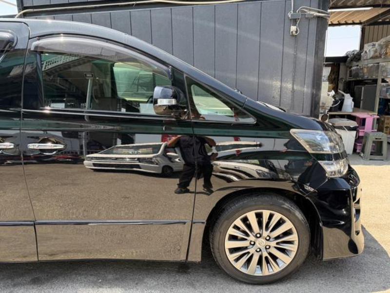 VELLFIRE-13