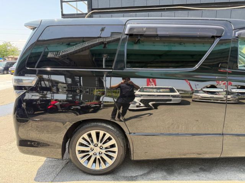 VELLFIRE-12