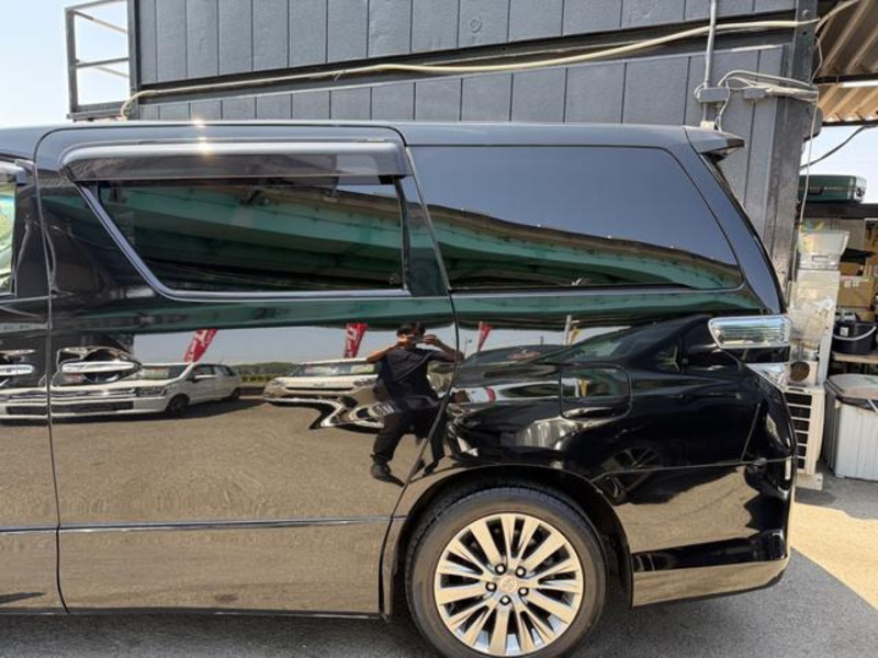 VELLFIRE-8