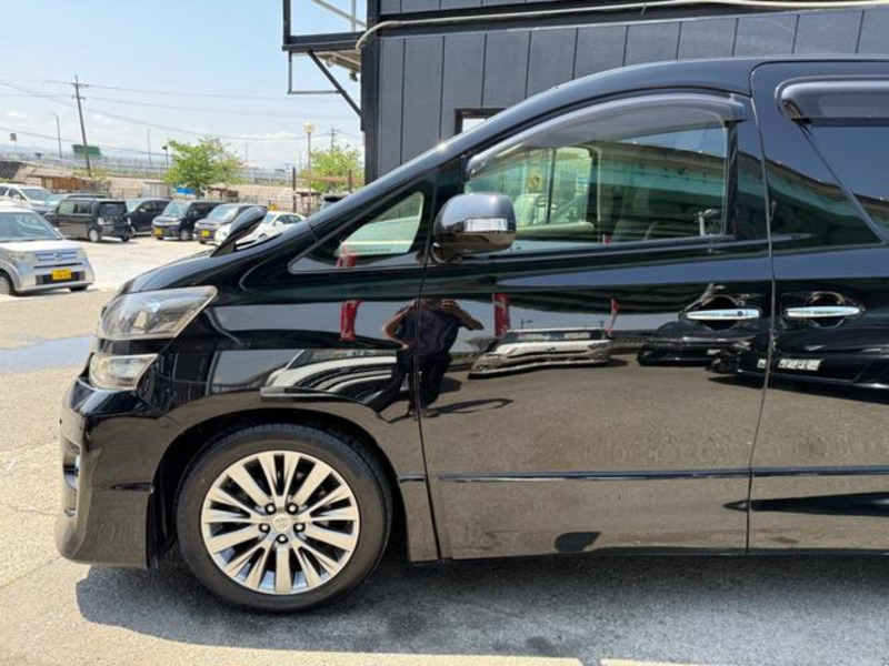 VELLFIRE-7